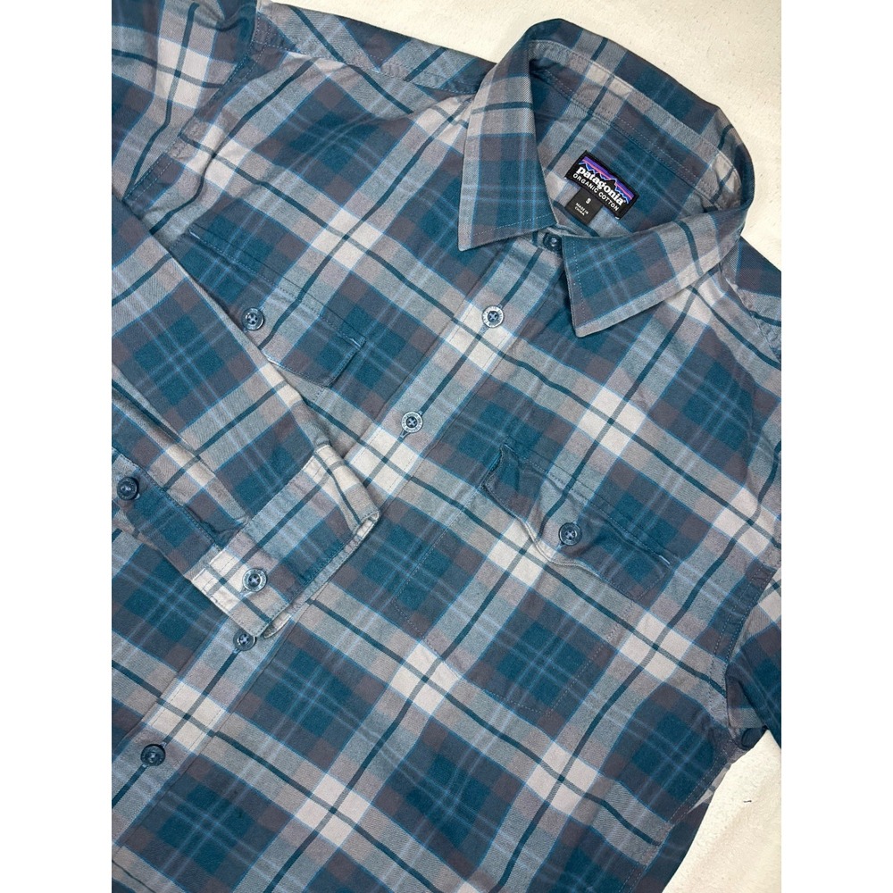 Patagonia Men's Small Long Sleeve Button-Up Shirt Plaid Blue Flannel